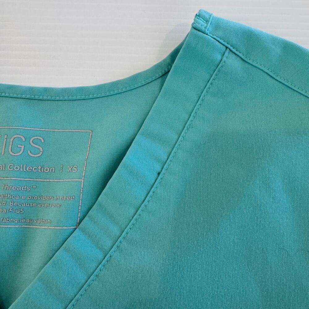 FIGS Catarina Scrub Top Women's XS Fresh Aqua Blue LE Rare Limited Edition 1764 - Picture 5 of 9